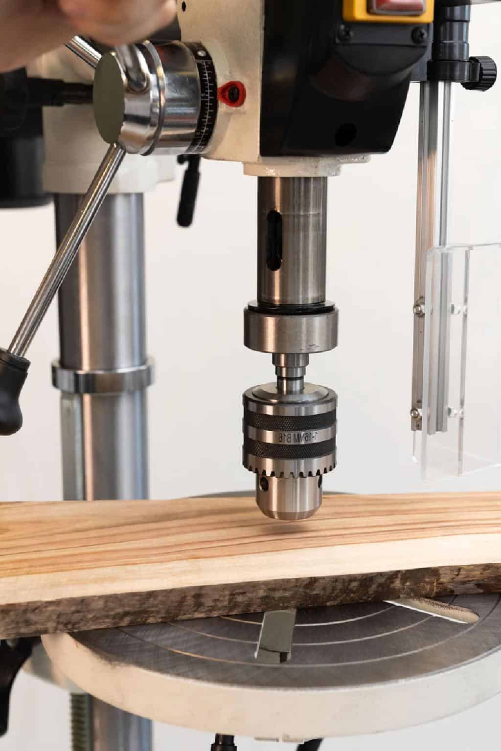 What Is an Oscillating Drill Press? How is it Different from a Radial Press?